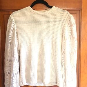 SHEIN White Flower Lace Sleeve Top w puffed shoulders. Size medium.